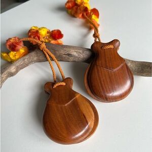 Vintage Wooden Castanets. MINT Condition. Gorgeous. Amazing Sound